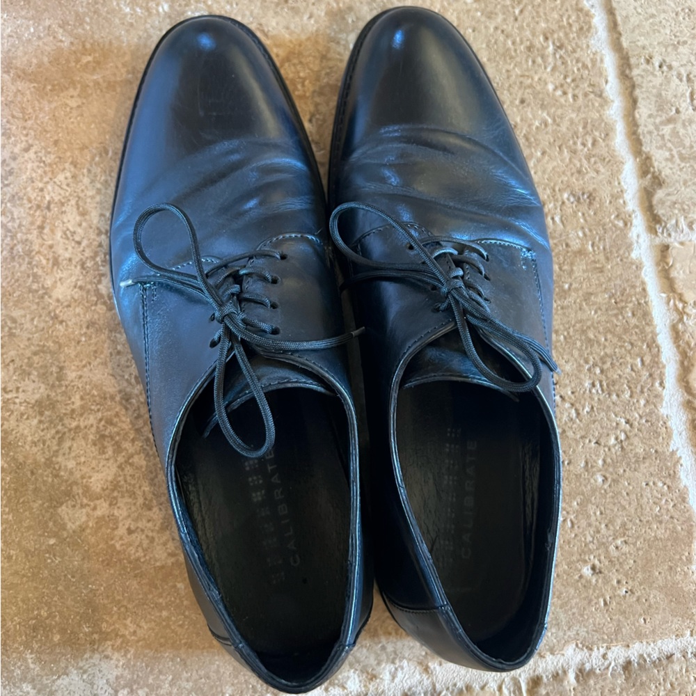 Like New “Calibrate” Black Oxfords